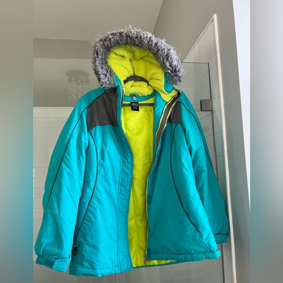 Girls ZeroXpoaur 3-in-1 heavyweight winter/snow  jacket. - Picture 2 of 10